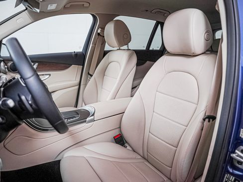 Used 2022 Mercedes-Benz GLC 300 image 8