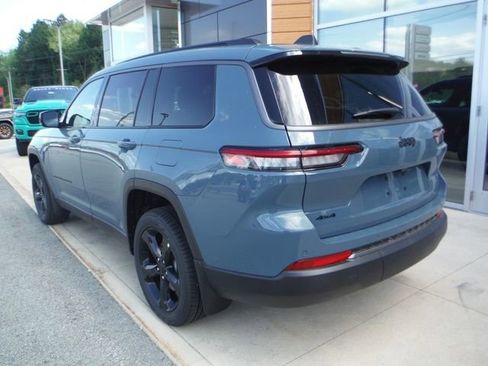 New 2026 Jeep Grand Cherokee L Limited w/ Limited Altitude Package AWD/4WD image 9