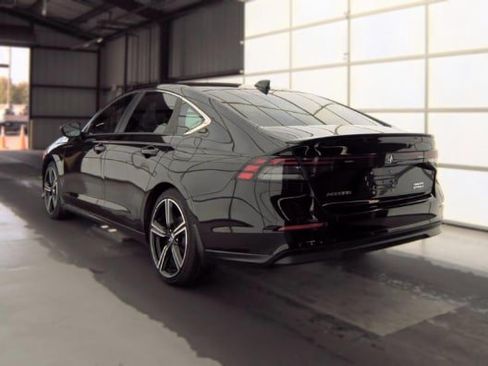 Used 2023 Honda Accord Sport image 8