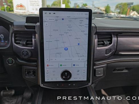 Used 2022 Ford Expedition Platinum image 5