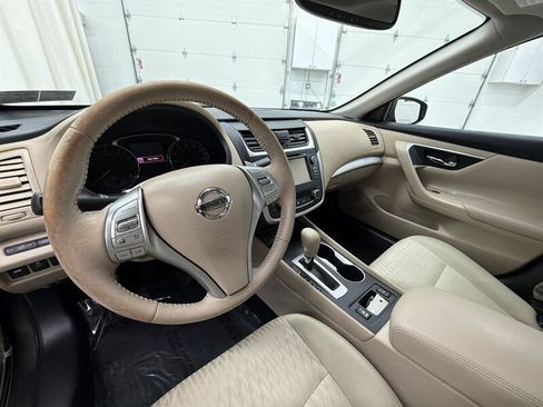 Used 2016 Nissan Altima 2.5 SV w/ Convenience Package FWD image 11