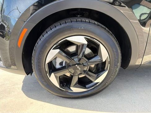 Certified 2025 Kia Sorento SX Prestige AWD/4WD image 9