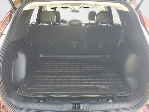 Used 2021 Ford Escape Titanium w/ Titanium Elite Package FWD image 9