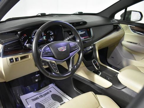 Used 2018 Cadillac XT5 Luxury w/ Driver Awareness Package image 14
