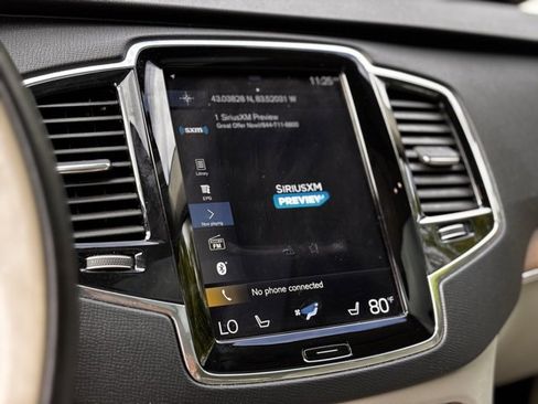 Used 2021 Volvo XC90 T6 Momentum image 12