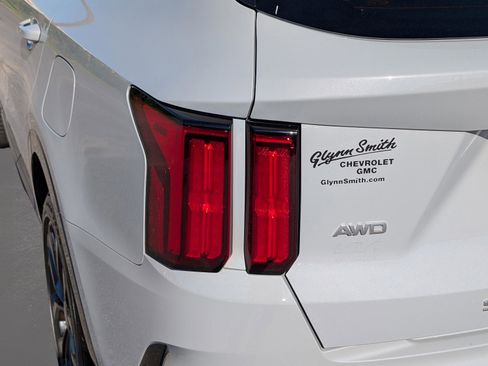 Used 2022 Kia Sorento SX image 12