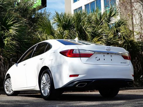 Used 2017 Lexus ES 350 image 4