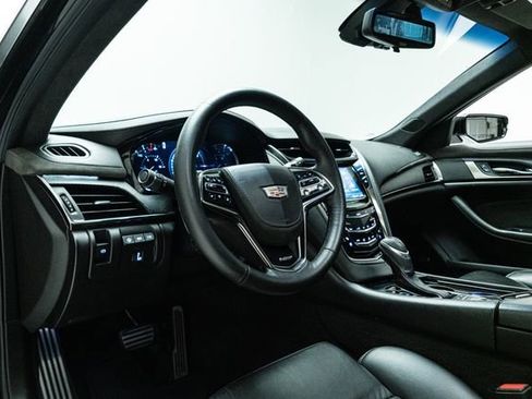 Used 2018 Cadillac CTS V w/ Luxury Package image 22