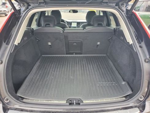 Certified 2022 Volvo XC60 B6 Inscription w/ Protection Package Premier image 32