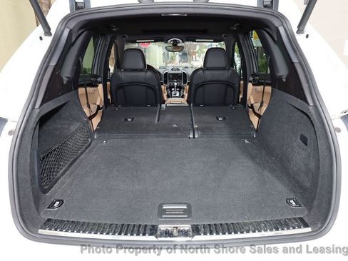 Used 2016 Porsche Cayenne image 32