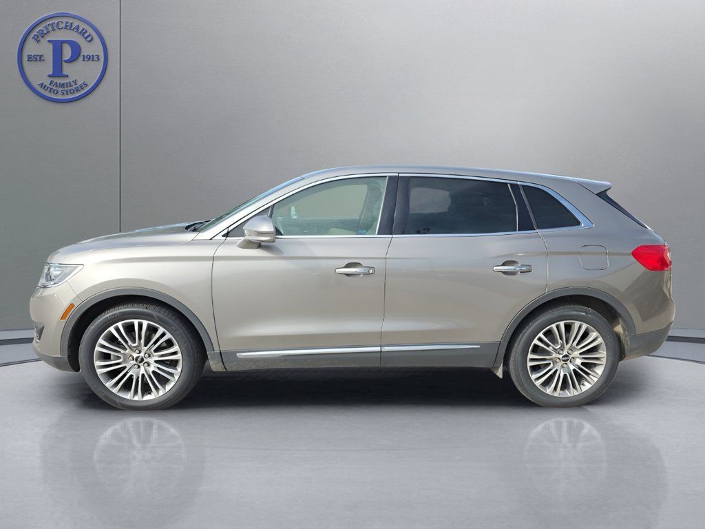 Used 2017 Lincoln MKX Reserve w/ Driver Assistance Package AWD/4WD image 4
