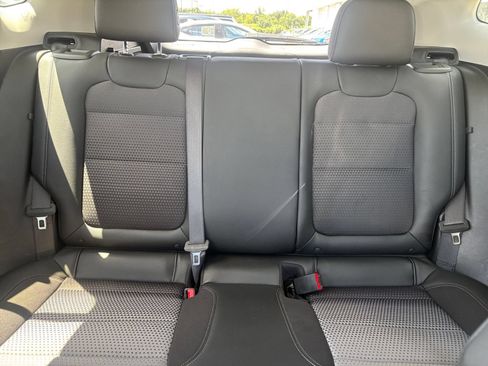 Used 2025 Chevrolet Trax LT FWD image 37