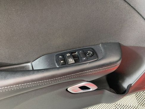 Used 2015 Dodge Challenger SXT w/ Driver Convenience Group image 14