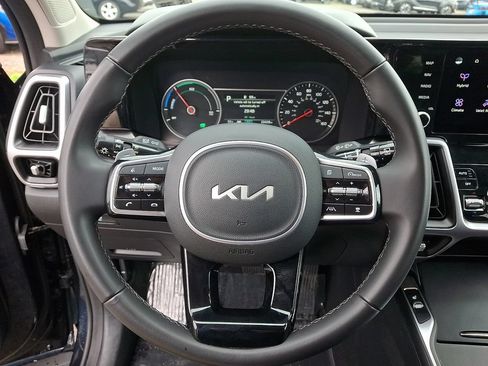 Certified 2023 Kia Sorento EX AWD/4WD image 17