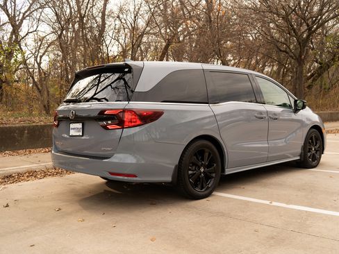 Certified 2023 Honda Odyssey Sport image 9