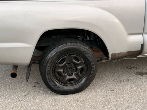 Used 2010 Toyota Tacoma 2WD Regular Cab image 27
