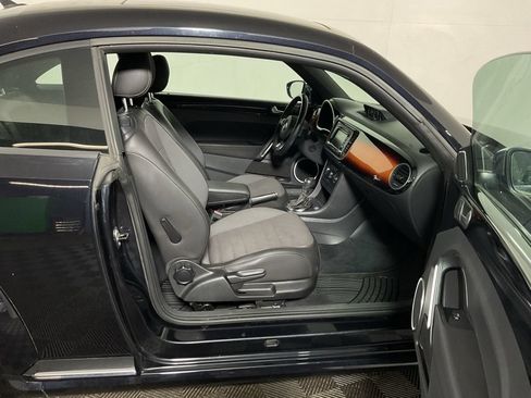 Used 2013 Volkswagen Beetle Turbo FWD image 31