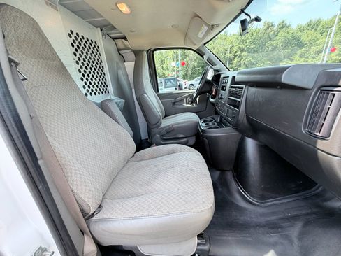 Used 2023 GMC Savana 2500 w/ Driver Convenience Package RWD image 22