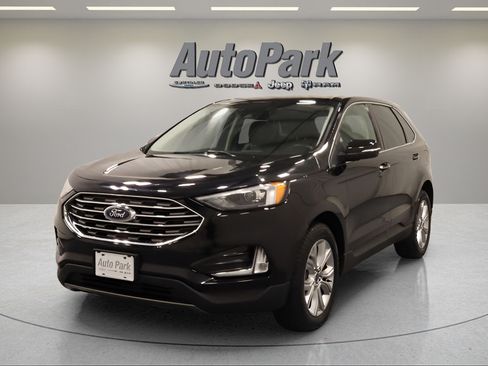 Used 2022 Ford Edge Titanium AWD/4WD image 5