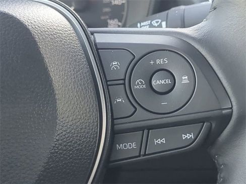 Certified 2025 Toyota Corolla SE image 23