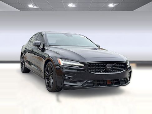 Certified 2023 Volvo S60 B5 Plus AWD/4WD image 7