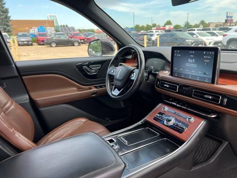 Used 2021 Lincoln Aviator Reserve w/ Elements Package Plus AWD/4WD image 43