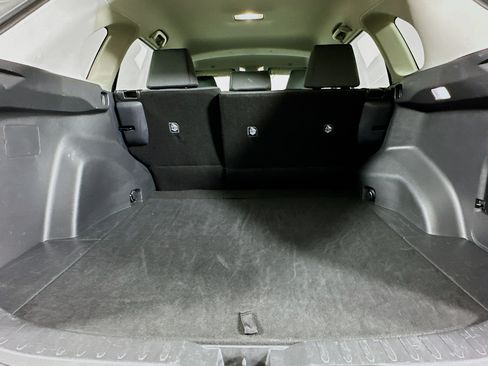 Used 2025 Toyota RAV4 XLE FWD image 28