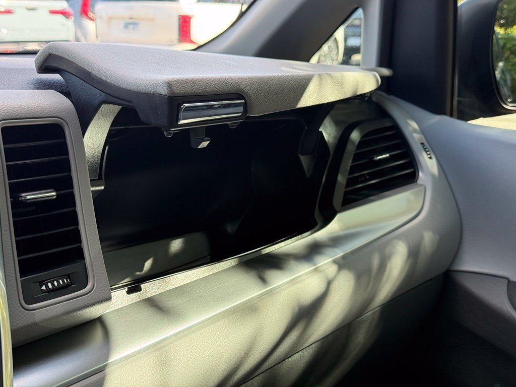 Used 2018 Toyota Sienna LE FWD image 19