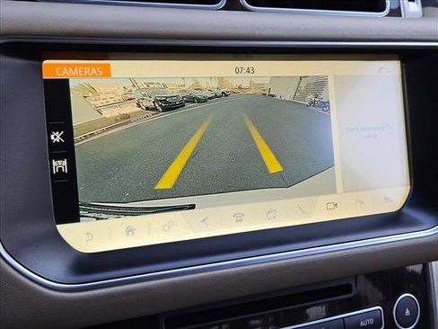 Used 2017 Land Rover Range Rover HSE AWD/4WD image 14