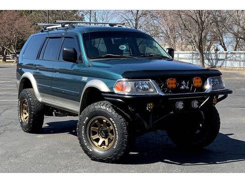 Used 2004 Mitsubishi Montero Sport XLS image 2
