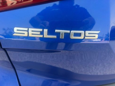Certified 2023 Kia Seltos SX w/ SX Sunroof Package AWD/4WD image 35
