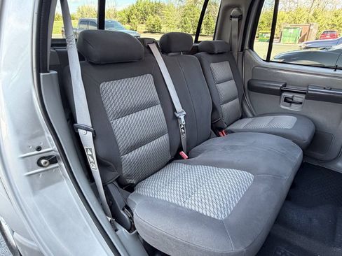 Used 2003 Ford Explorer Sport Trac XLT RWD image 28