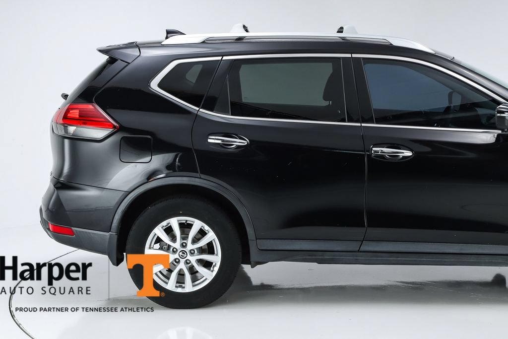 Used 2017 Nissan Rogue SV w/ SV Premium Package FWD image 11