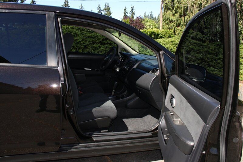 Used 2011 Nissan Versa 1.8 S w/ Plus Pkg FWD image 13