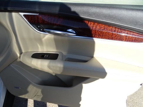 Used 2017 Cadillac XT5 Luxury image 47