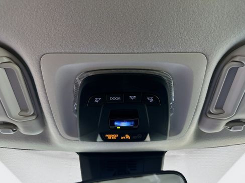 Used 2025 Toyota Corolla LE image 18