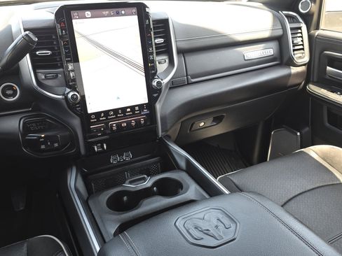Used 2025 RAM 2500 Laramie AWD/4WD image 12