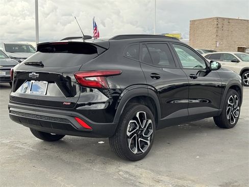 Certified 2025 Chevrolet Trax RS w/ Driver Confidence Package image 4