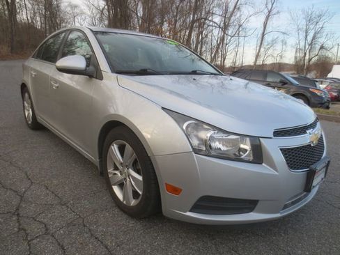 Used 2014 Chevrolet Cruze Diesel w/ Enhanced Safety Package image 2