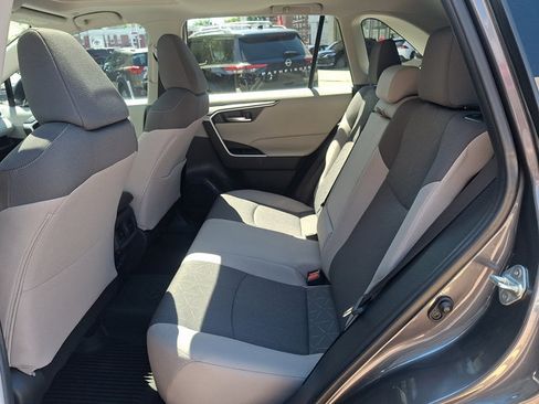 Used 2024 Toyota RAV4 XLE w/ Convenience Package FWD image 10