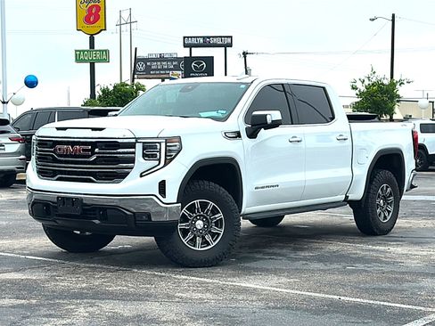 Used 2025 GMC Sierra 1500 SLT AWD/4WD image 2