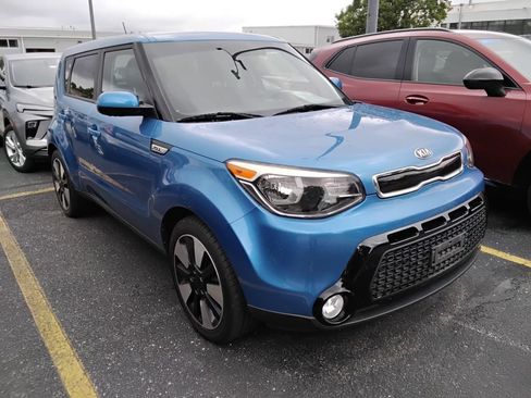 Used 2016 Kia Soul + w/ Designer's Package FWD image 12