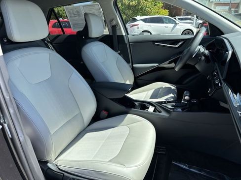 Used 2023 Kia Niro EX FWD image 26