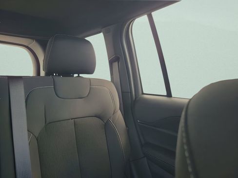 New 2025 Jeep Grand Cherokee Laredo image 14