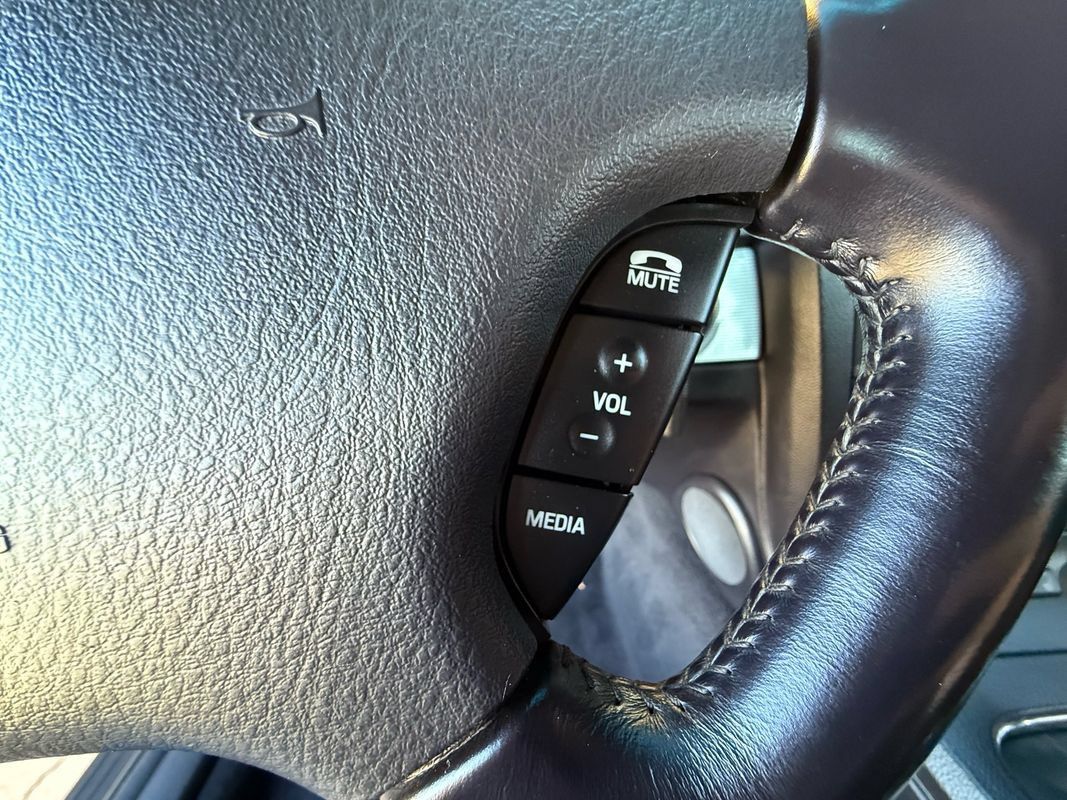 Used 2004 Ford Thunderbird RWD image 29