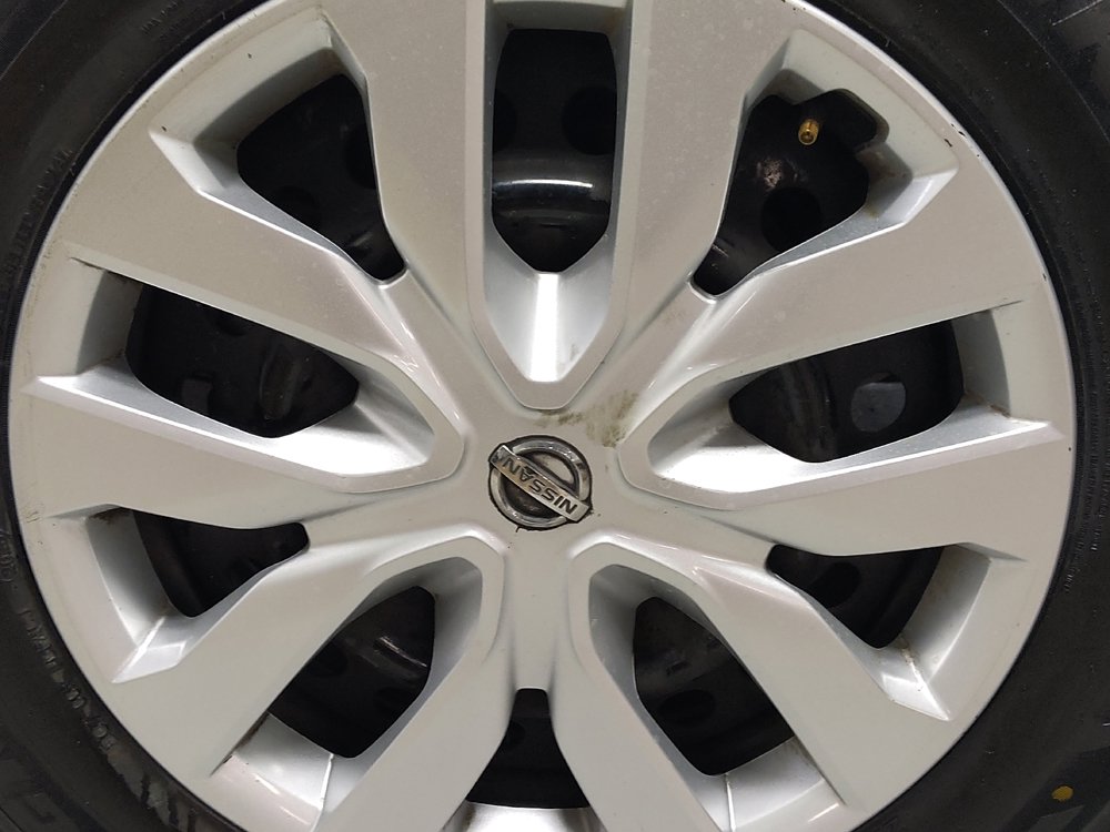 Used 2017 Nissan Rogue S FWD image 31