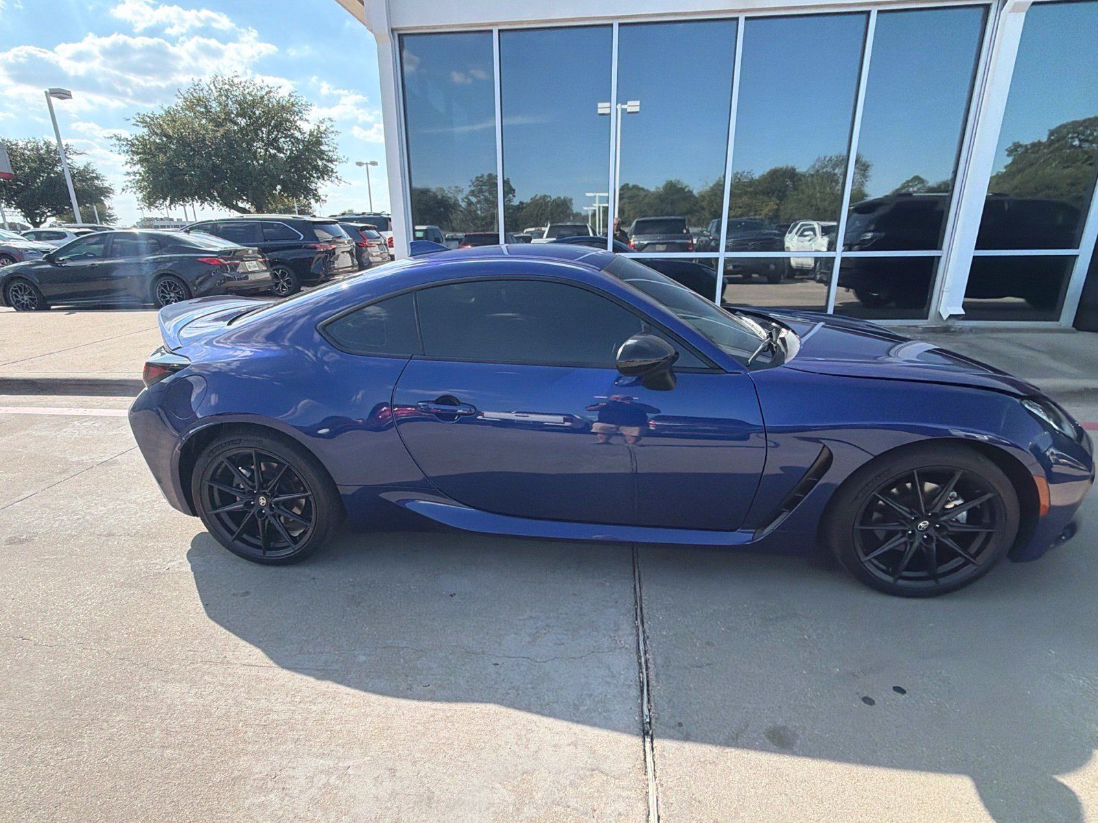 Used 2023 Toyota GR86 Premium RWD image 5