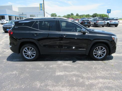 Certified 2024 GMC Terrain SLT AWD/4WD image 6