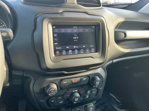 Used 2020 Jeep Renegade Latitude image 21