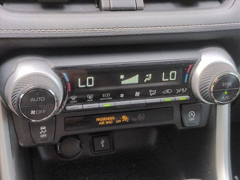 Used 2022 Toyota RAV4 XLE w/ Convenience Package image 15